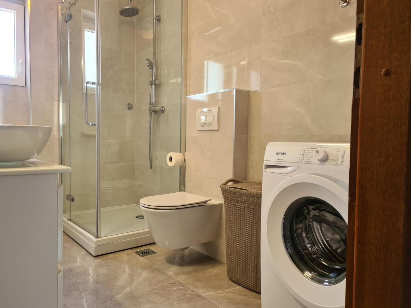 Apartments Jelena Supetar - Four Apartments - A Small House With A Private Yard - Two-Room Apartment With A Sea View - Studio Apartment - Two-Room Apartment With Garden View- Free Parking Buitenkant foto
