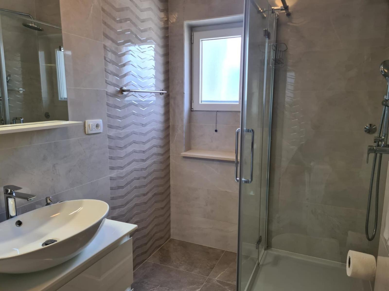 Apartments Jelena Supetar - Four Apartments - A Small House With A Private Yard - Two-Room Apartment With A Sea View - Studio Apartment - Two-Room Apartment With Garden View- Free Parking Buitenkant foto