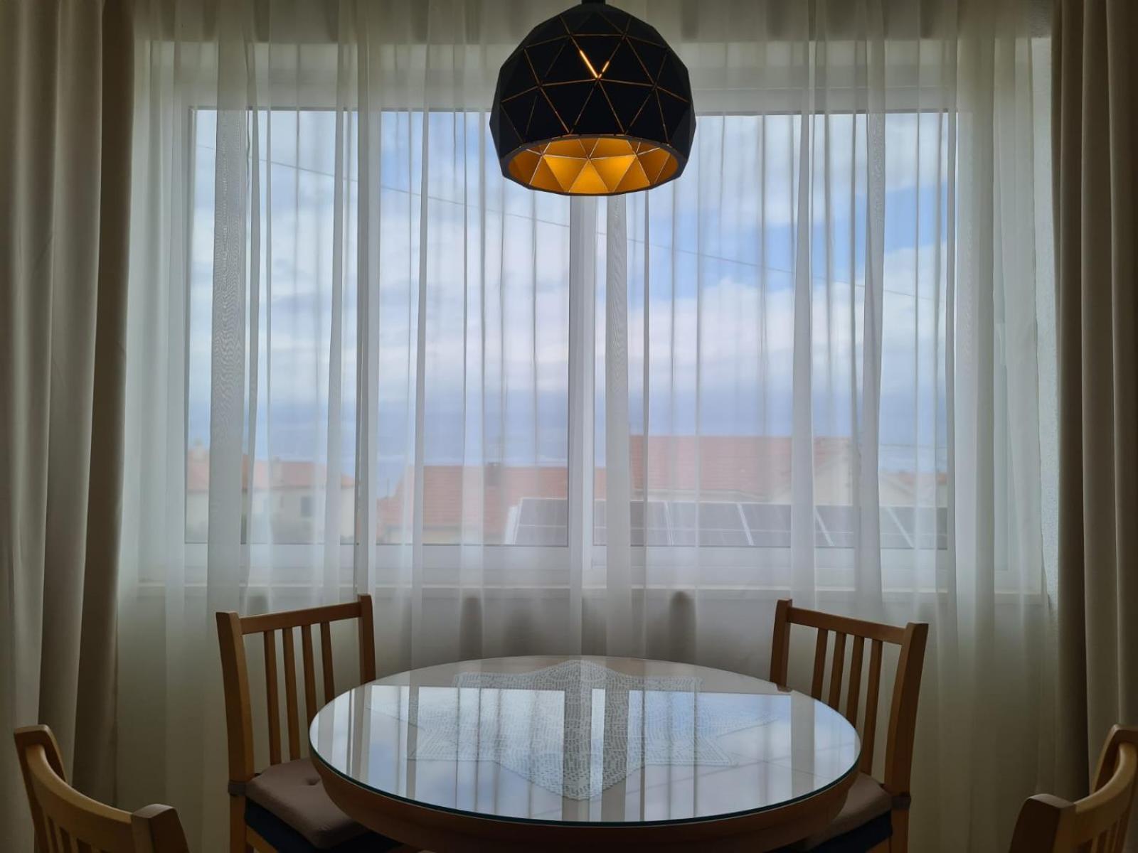 Apartments Jelena Supetar - Four Apartments - A Small House With A Private Yard - Two-Room Apartment With A Sea View - Studio Apartment - Two-Room Apartment With Garden View- Free Parking Buitenkant foto