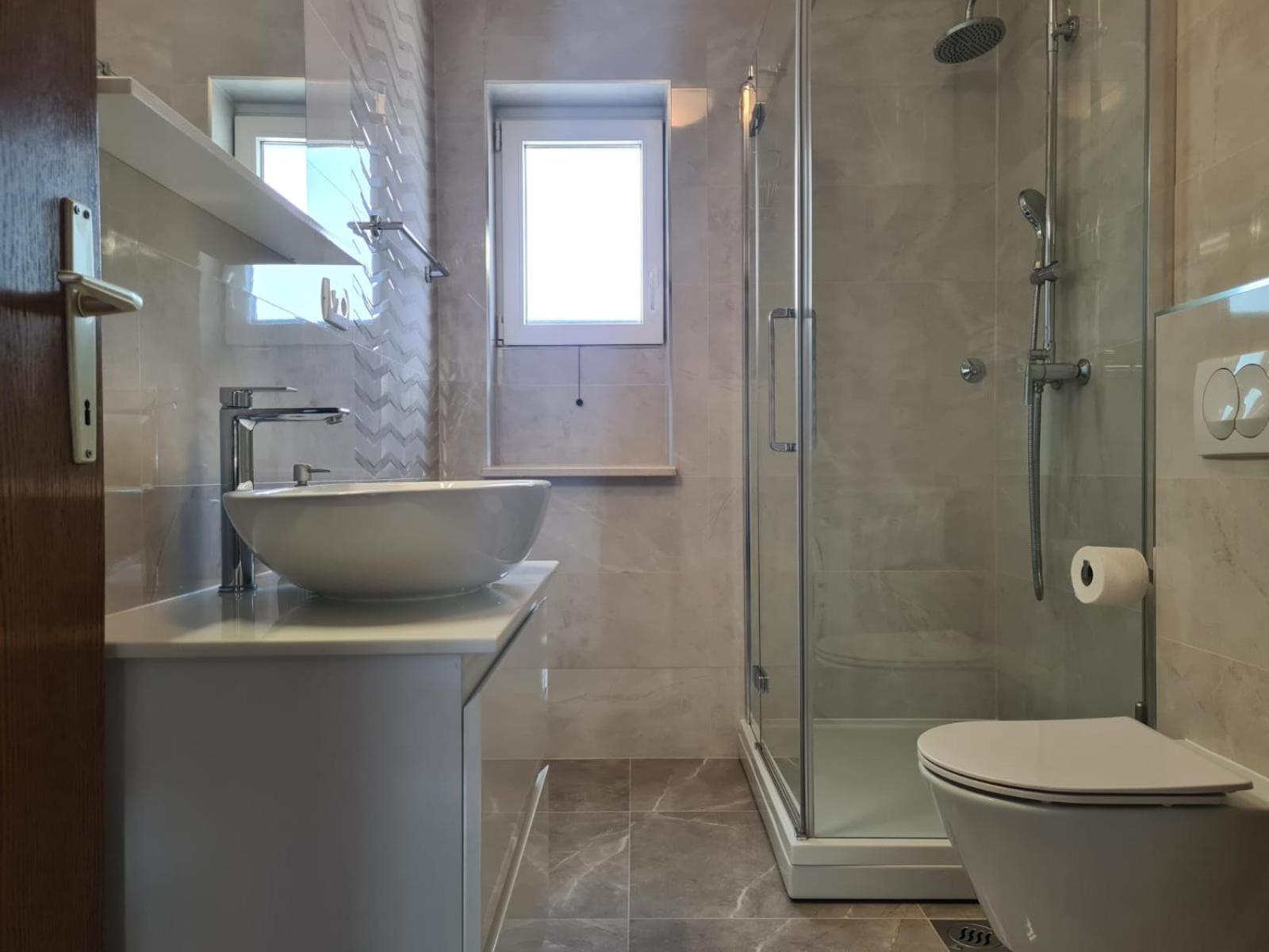 Apartments Jelena Supetar - Four Apartments - A Small House With A Private Yard - Two-Room Apartment With A Sea View - Studio Apartment - Two-Room Apartment With Garden View- Free Parking Buitenkant foto