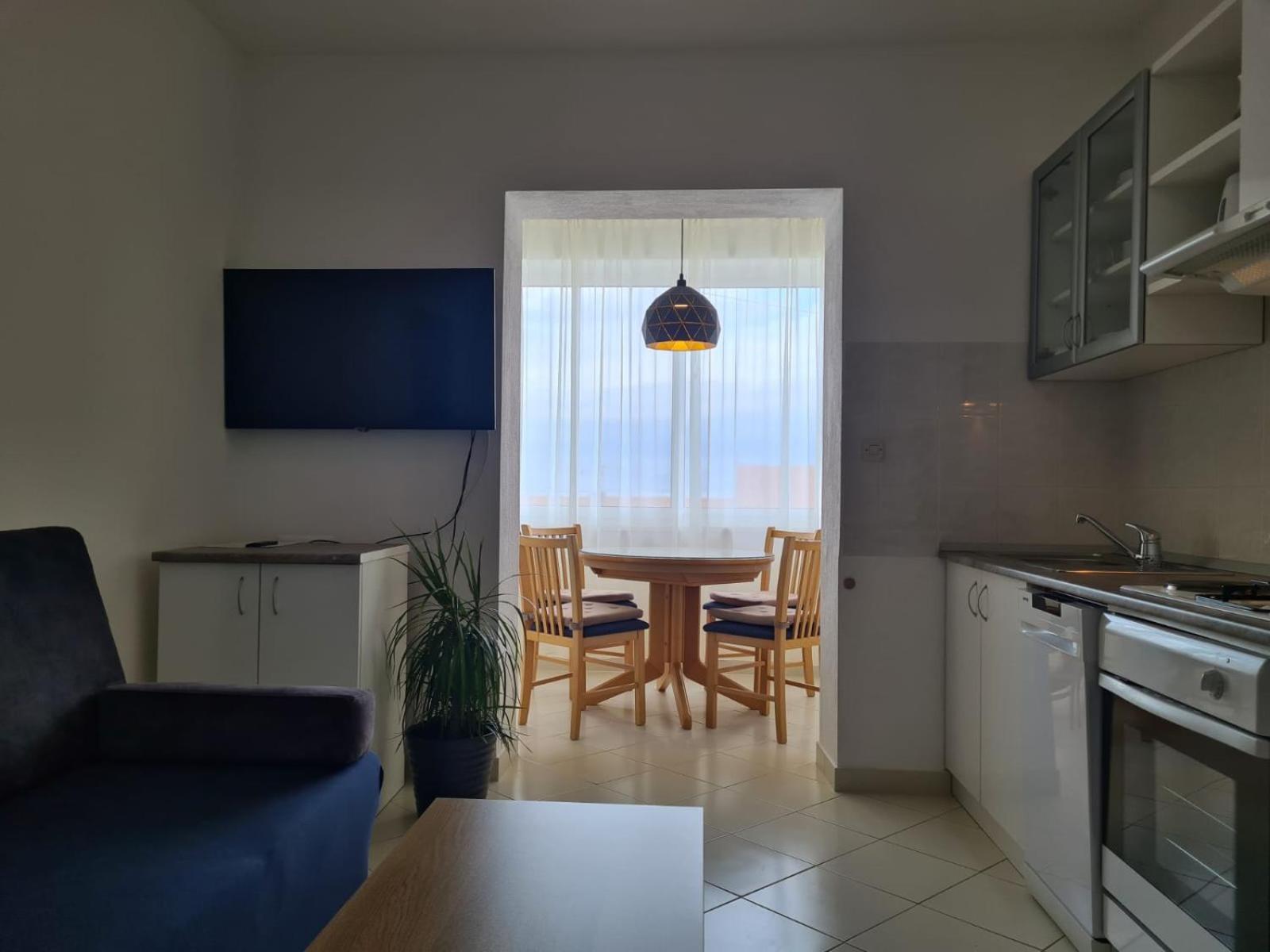 Apartments Jelena Supetar - Four Apartments - A Small House With A Private Yard - Two-Room Apartment With A Sea View - Studio Apartment - Two-Room Apartment With Garden View- Free Parking Buitenkant foto