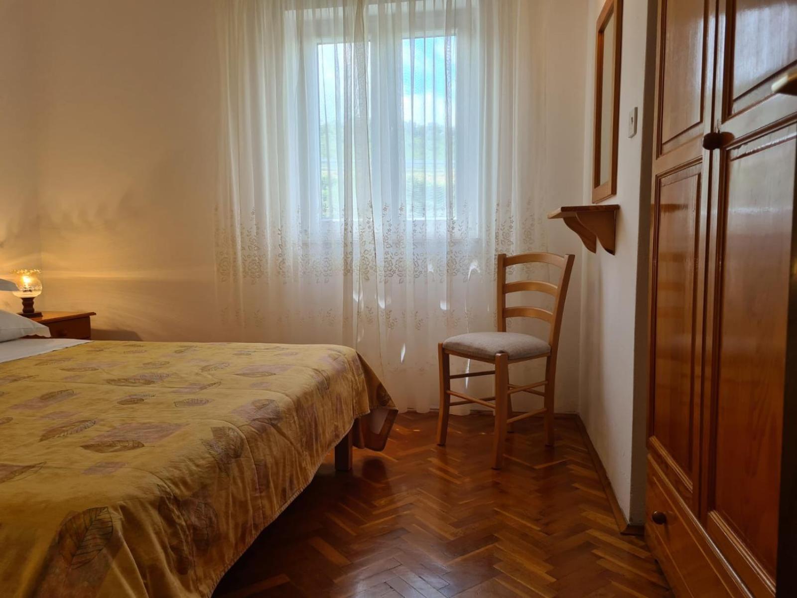 Apartments Jelena Supetar - Four Apartments - A Small House With A Private Yard - Two-Room Apartment With A Sea View - Studio Apartment - Two-Room Apartment With Garden View- Free Parking Buitenkant foto